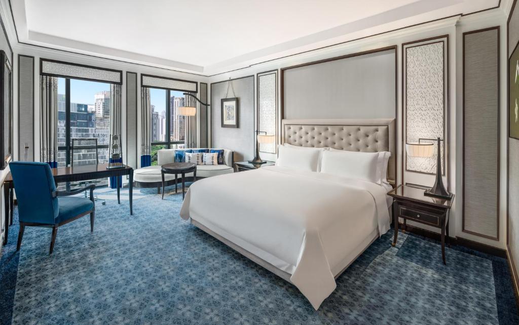 Athenee hotel room